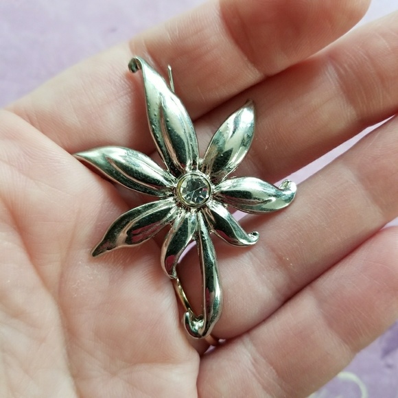 Relisted-Vintage Japanese Maple brooch silver leaf - Picture 3 of 4